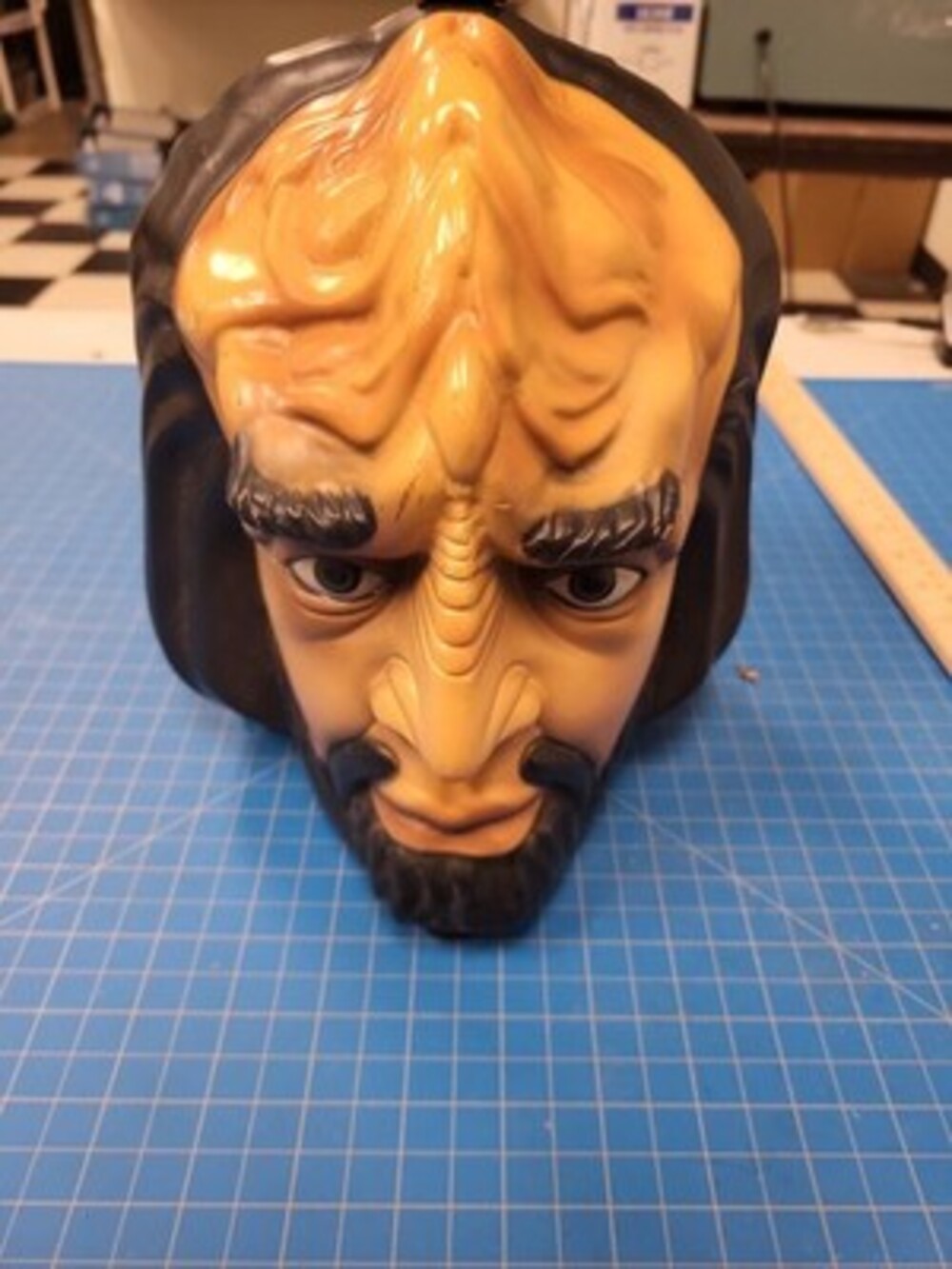 1993 Star Trek Klingon Talking Mask Paramount Pictures Collectible Cosplay Prop
